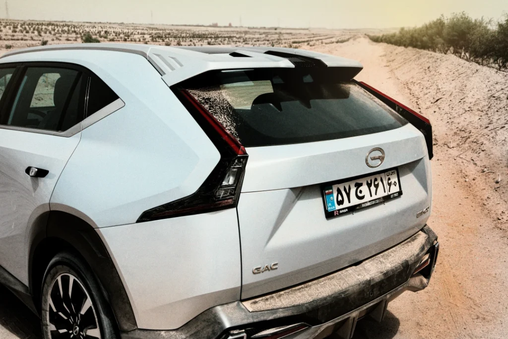 نمای عقب جی ای سی امکو با چراغ‌های LED یکپارچه
