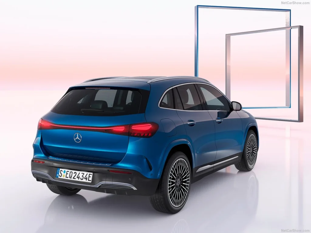 مرسدس بنز EQA با ظاهری مدرن و جمعوجور